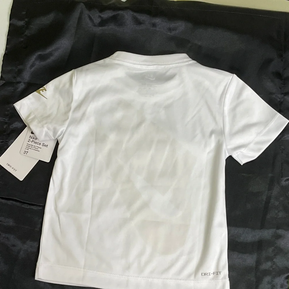 Nike Kids White and Gold Short Sleeve Tee